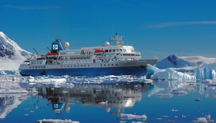 antarctica expedition vessel